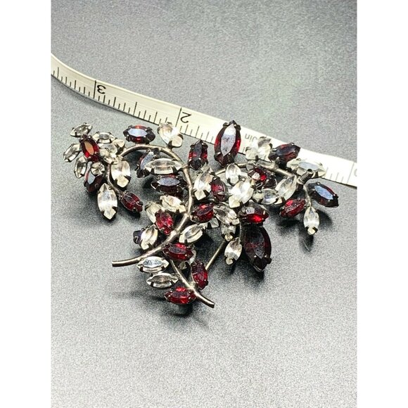 Schreiner Trembler Brooch Red and Clear 1950s Fancy Pin Unsigned Needs REPAIR - Picture 9 of 9